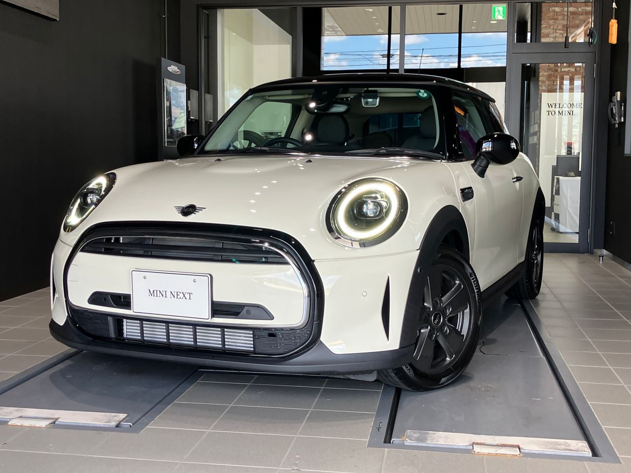 THE NEW MINI COOPER D 3 DOOR.