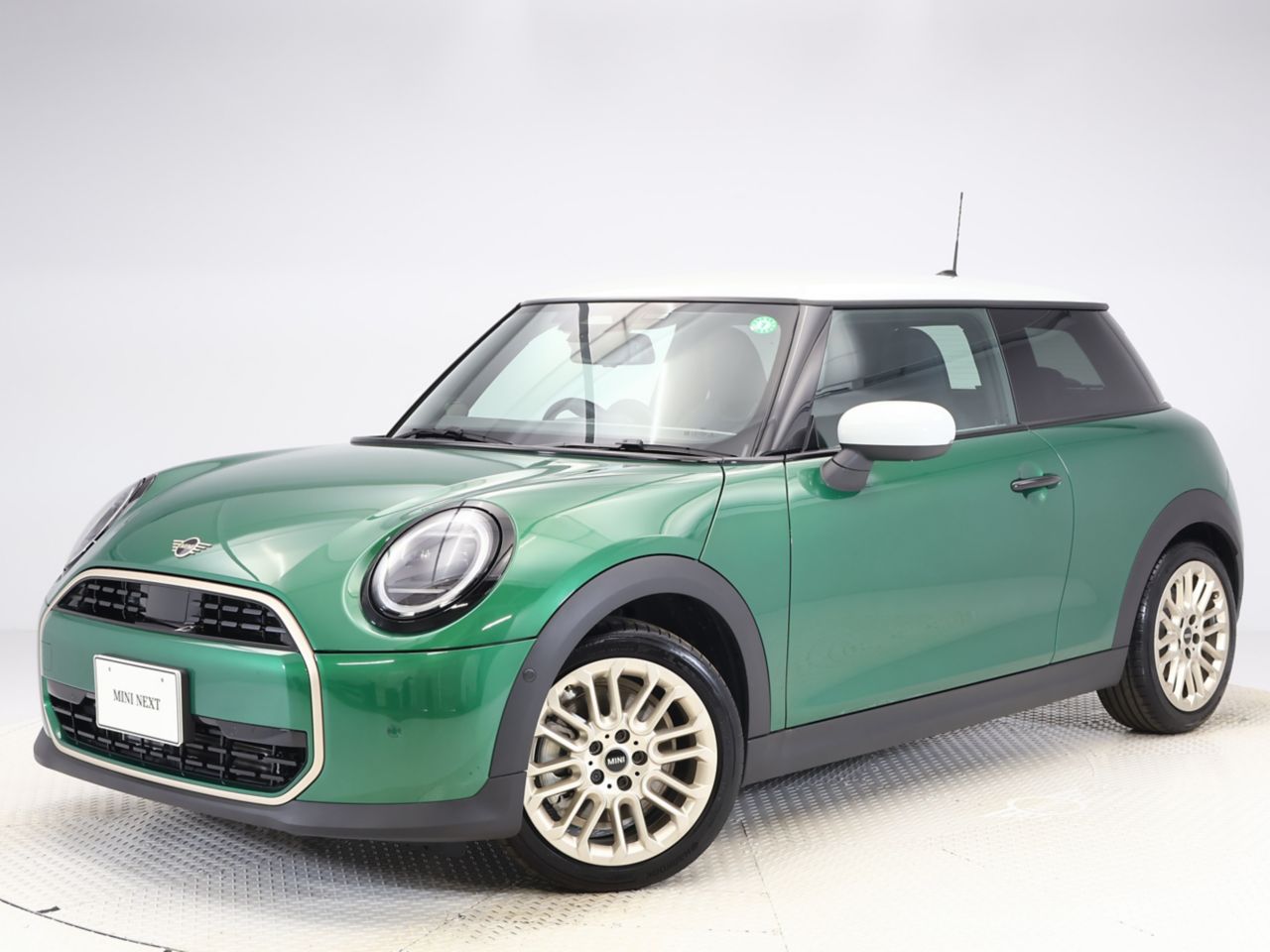 THE NEW MINI COOPER (3 DOOR) C