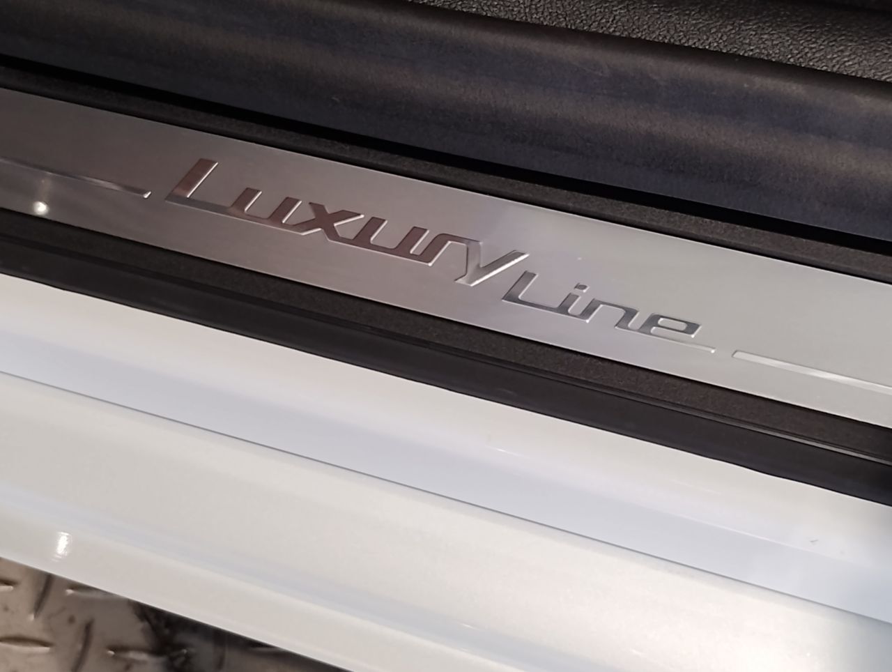 520d xDrive Sedan RHD