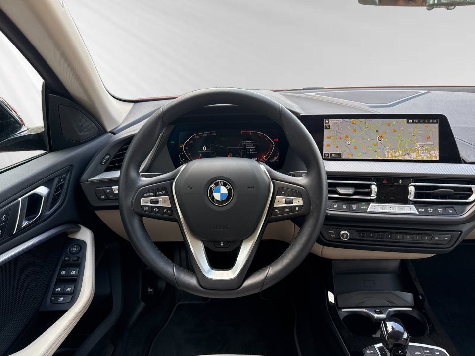 BMW 218