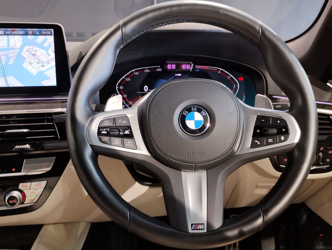 520d xDrive Sedan RHD