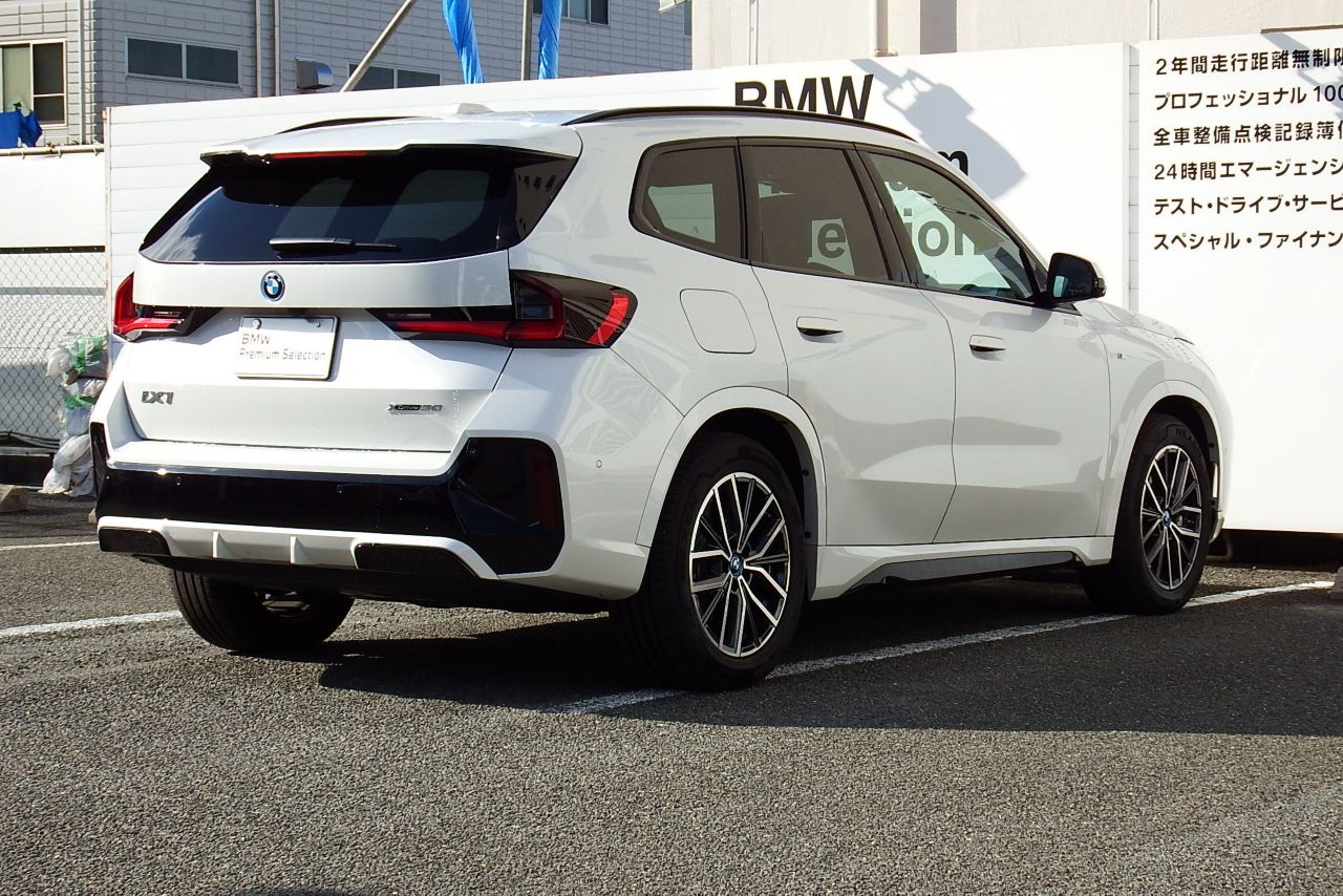 U11 iX1 xDrive30