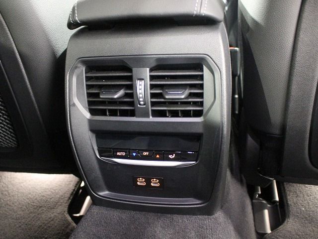 G26 i4 eDrive40 RHD