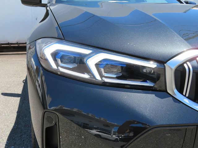 320d xDrive Berline RHD