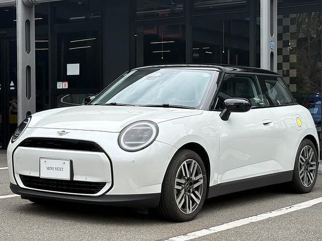 J01 MINI Cooper E