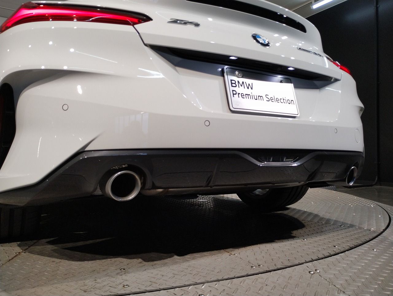 G29 z4 sDrive20i RHD