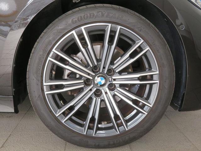 G20 320d xDrive RHD Saloon