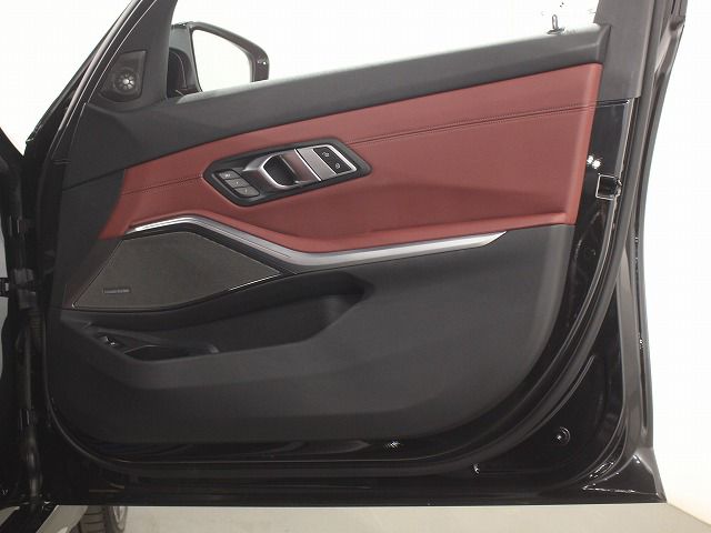 G21 M340i xDrive Touring LCI RHD