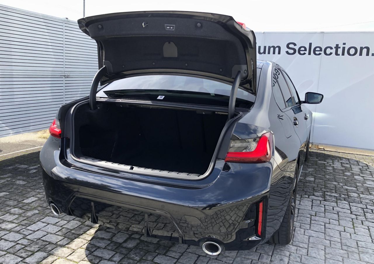 320d xDrive Berline RHD