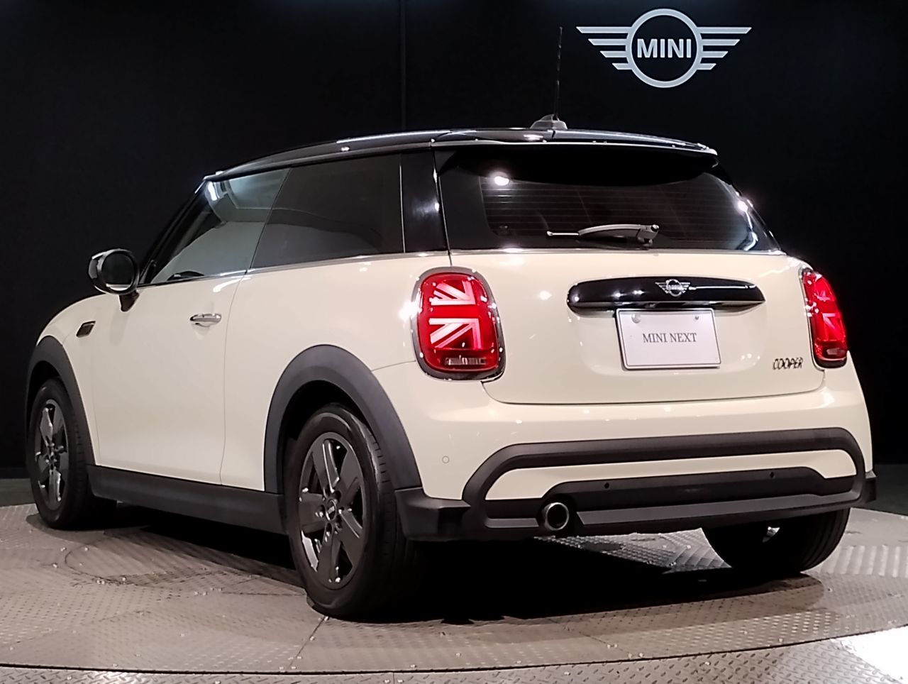 MINI Cooper F56 RHD