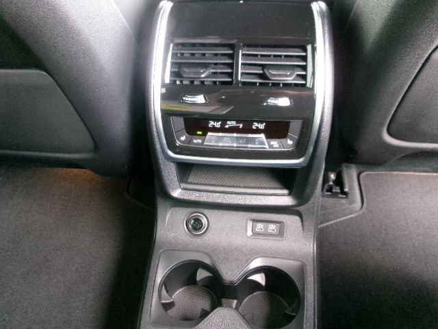 X7 xDrive40d RHD US