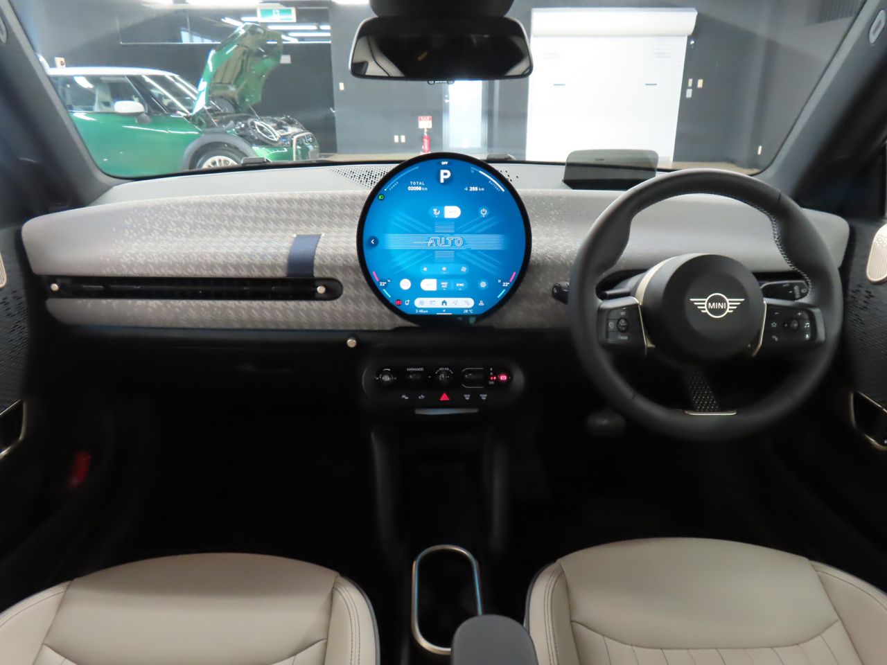 J01 MINI Cooper SE