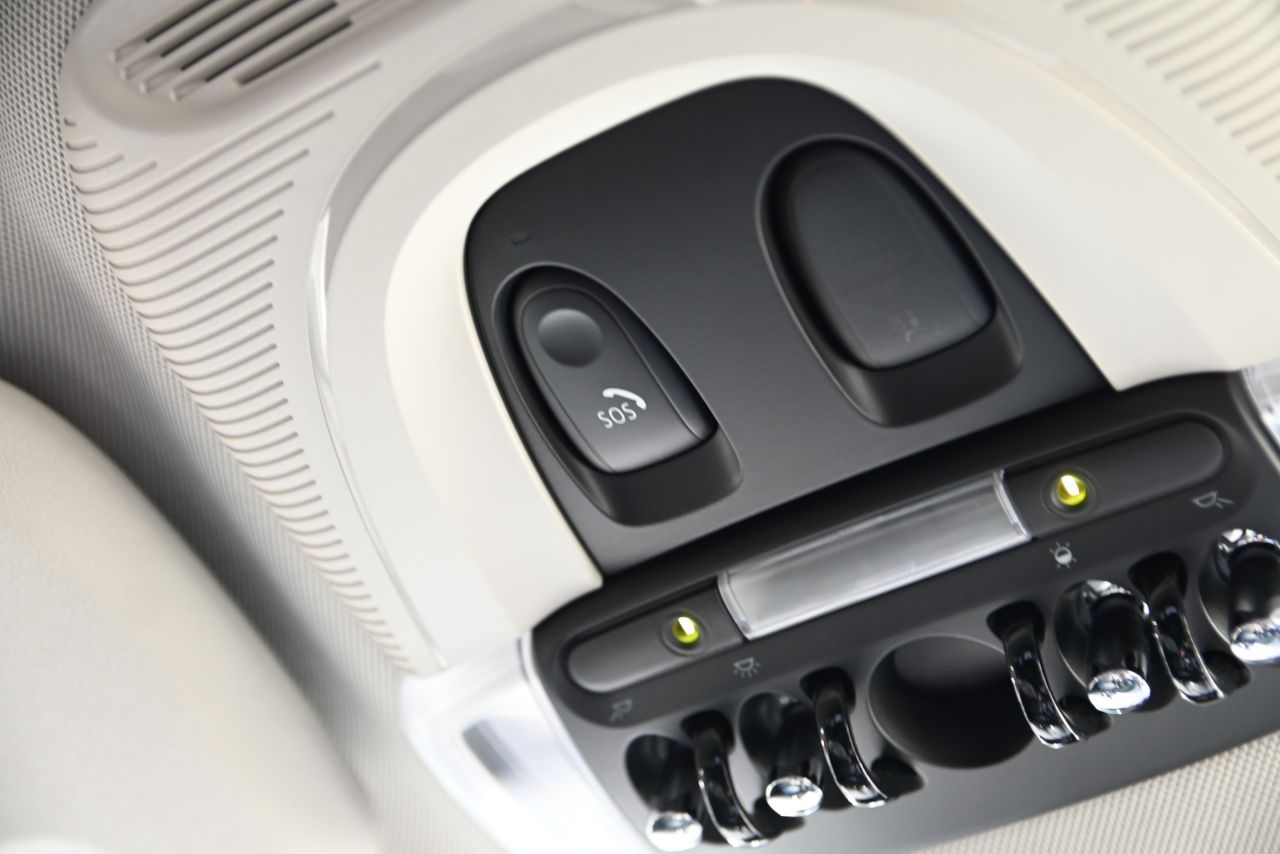 MINI CROSSOVER COOPER D