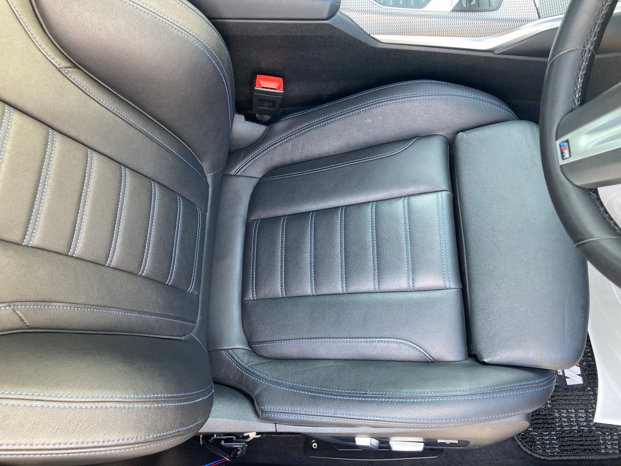 G20 320d xDrive RHD Saloon
