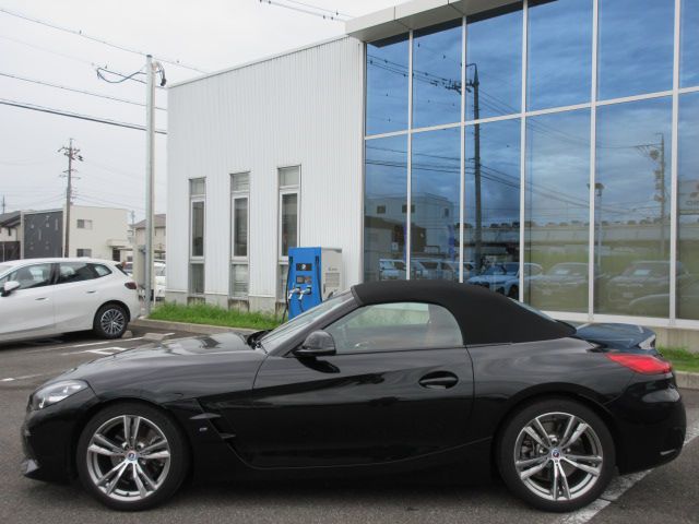 G29 z4 sDrive20i RHD