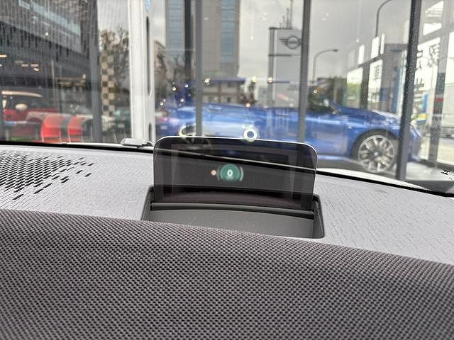 J01 MINI Cooper E