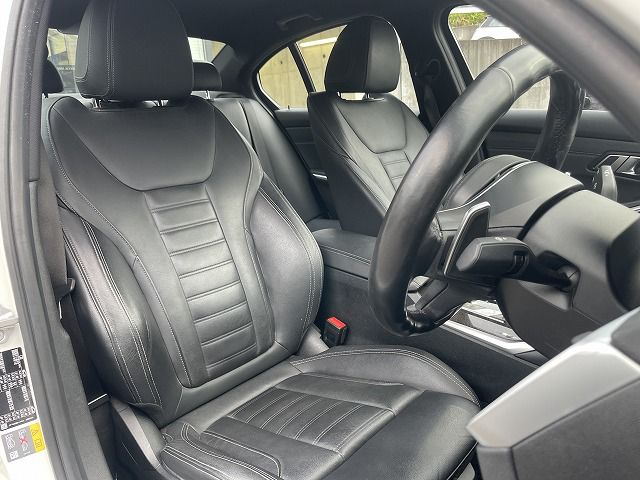 G20 330e Saloon RHD