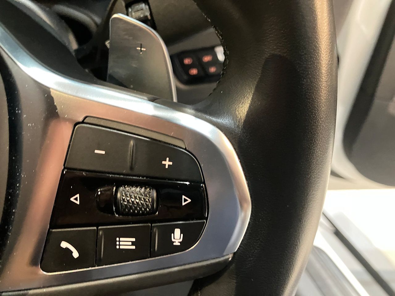 G20 320d xDrive RHD Saloon