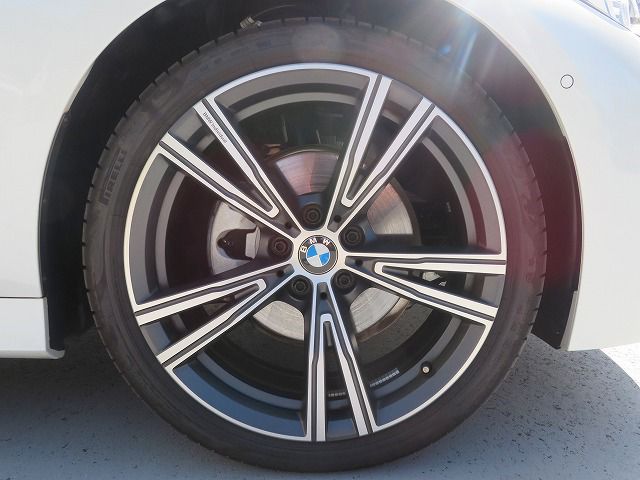 320d xDrive Berline RHD