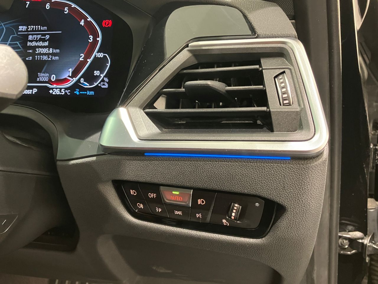 G20 330e Saloon RHD