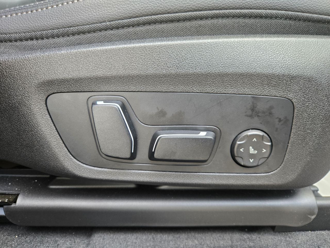 X4 xDrive20d RHD