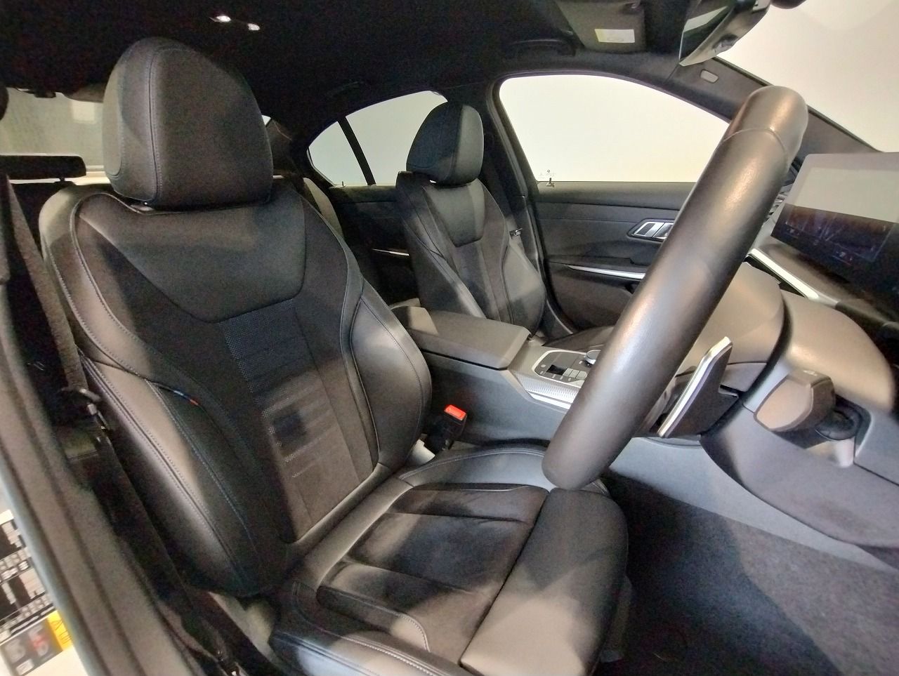 G20 330e Saloon LCI RHD MX