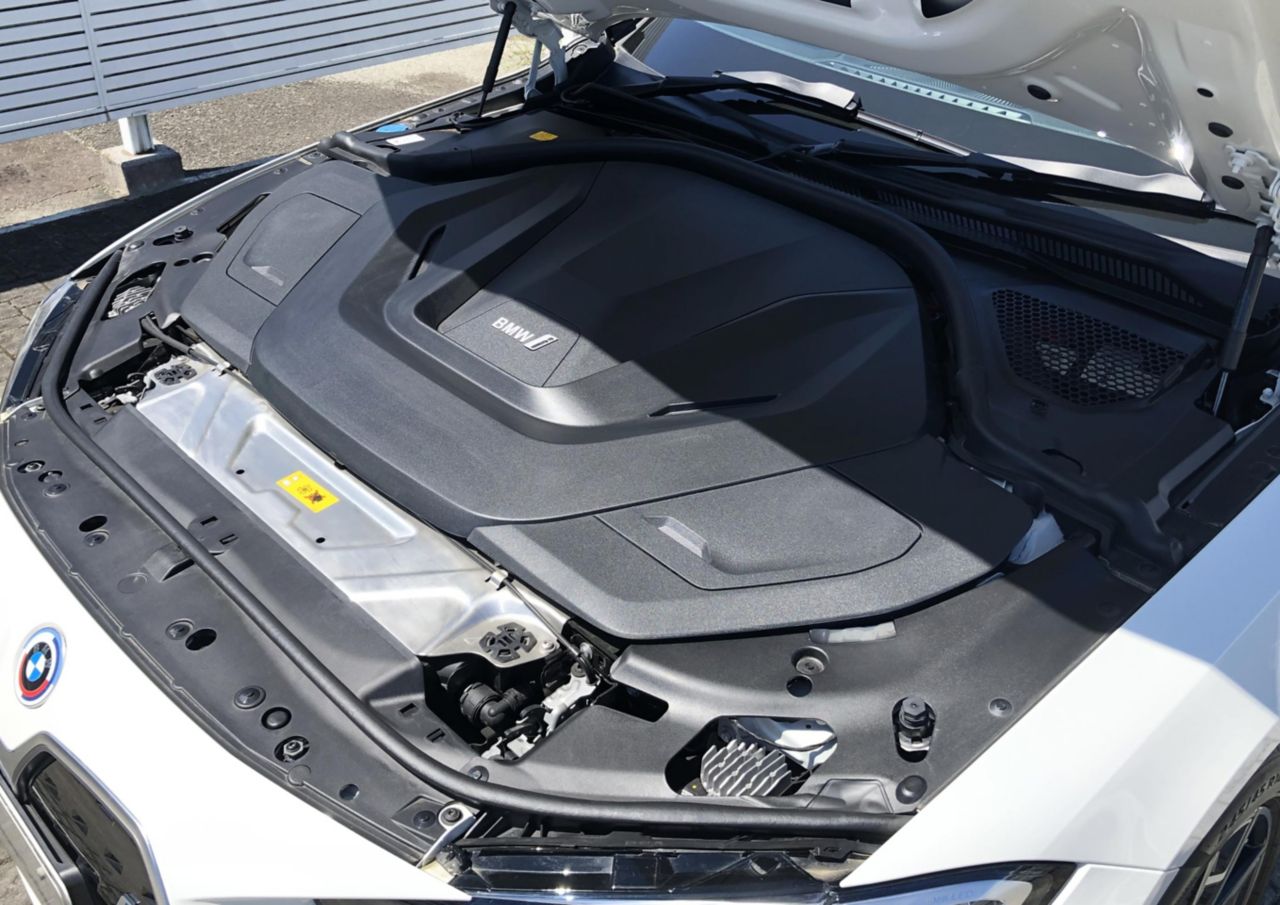G26 i4 eDrive35 RHD