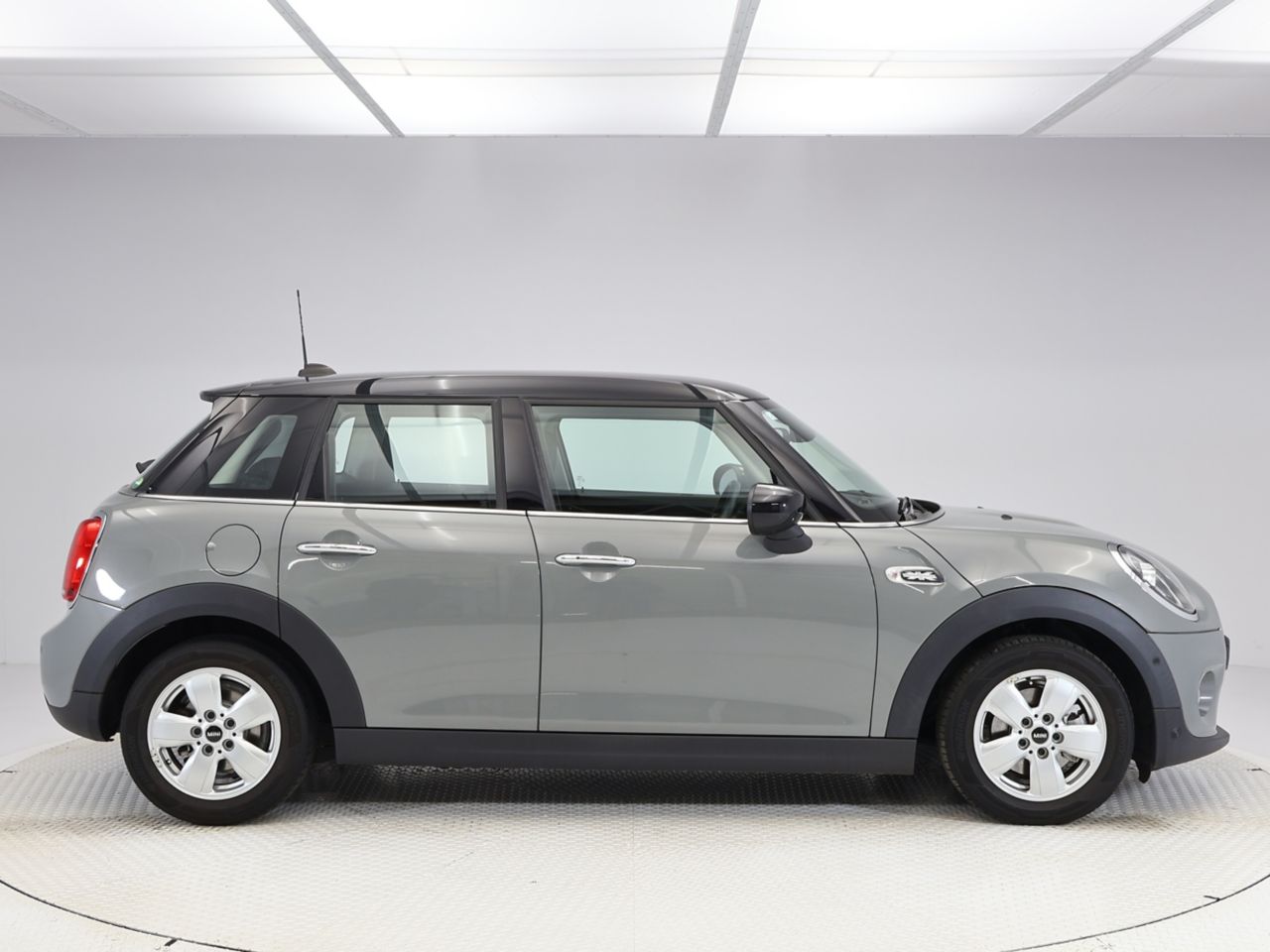 F55 COOPER D (AT)