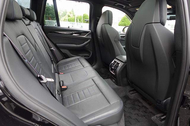 G01 X3 M40i RHD ZA