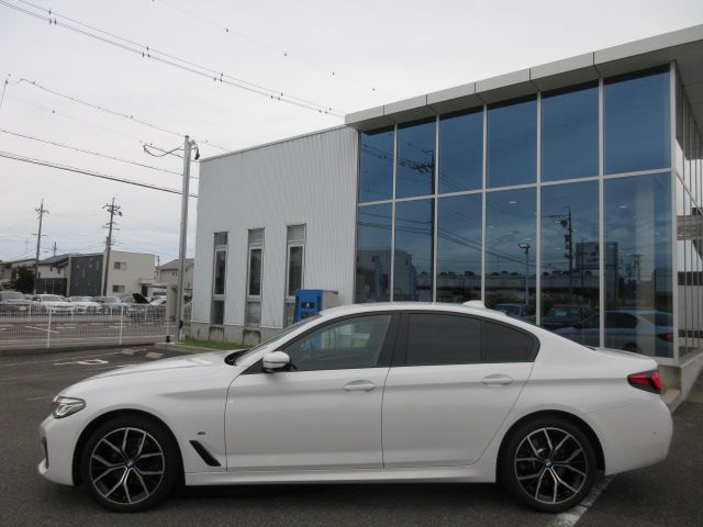 520d xDrive Sedan RHD