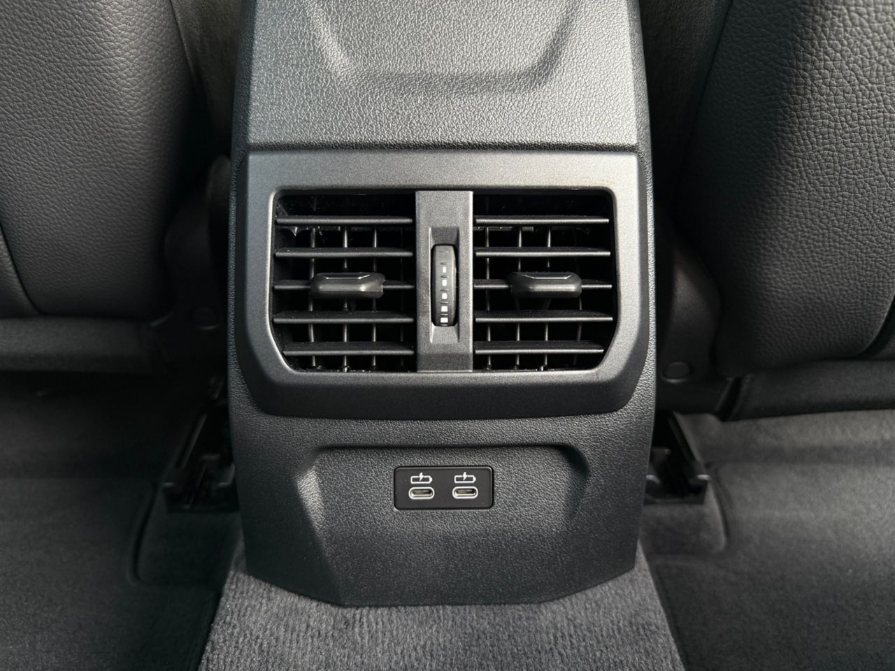 F40 M135i xDrive Sports Hatch 5-door B48 2.0i