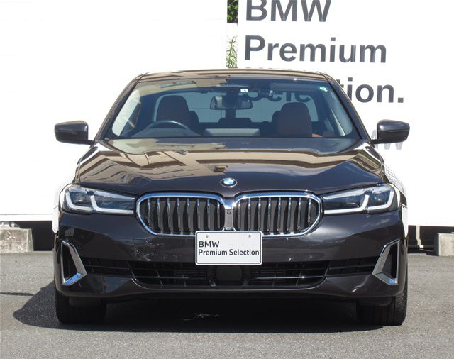 520d xDrive Sedan RHD