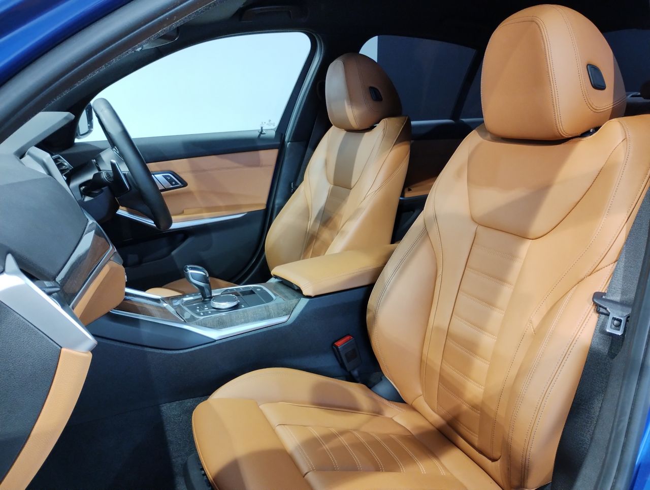 G20 320d xDrive RHD Saloon