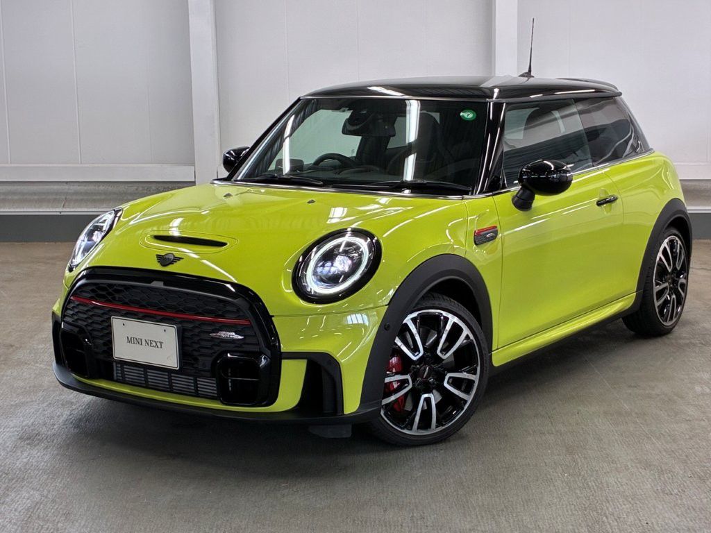 THE MINI JOHN COOPER WORKS.