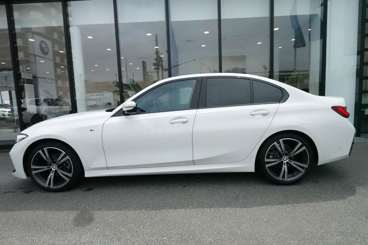 320d xDrive Berline RHD