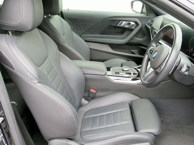 M240i xDrive Coupé RHD