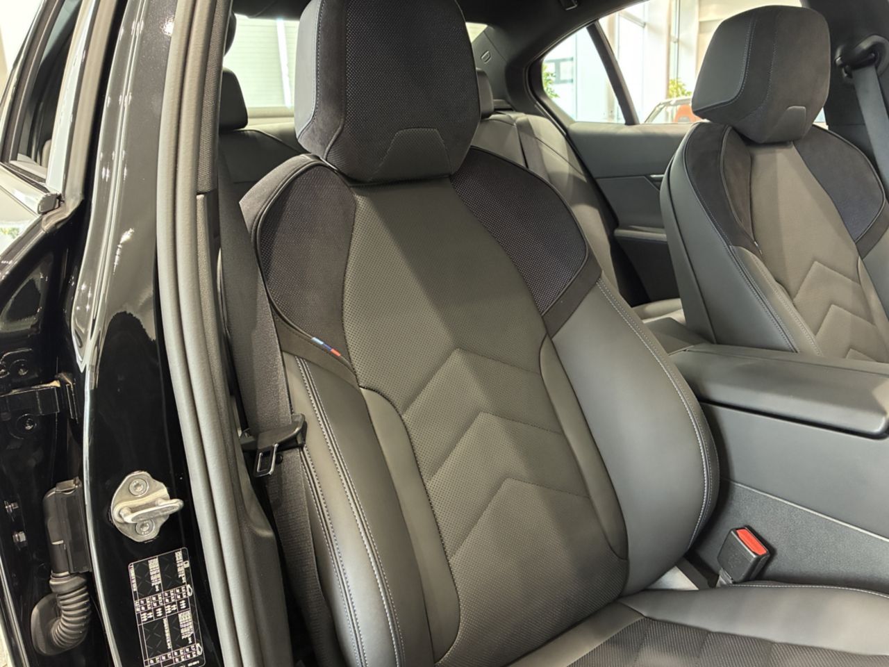 BMW i5 M60 xDrive Sedan RHD