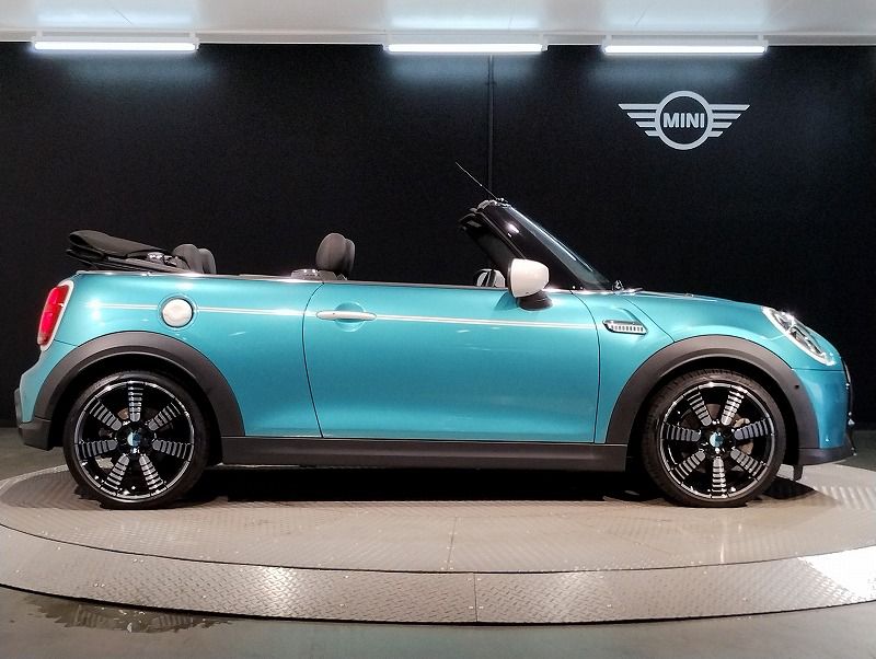 MINI Cooper S Convertible RHD