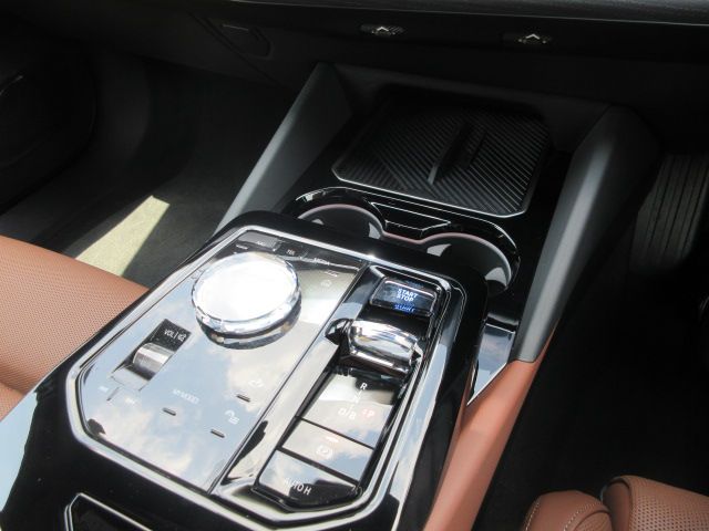 BMW i5 eDrive40 M Sport RHD