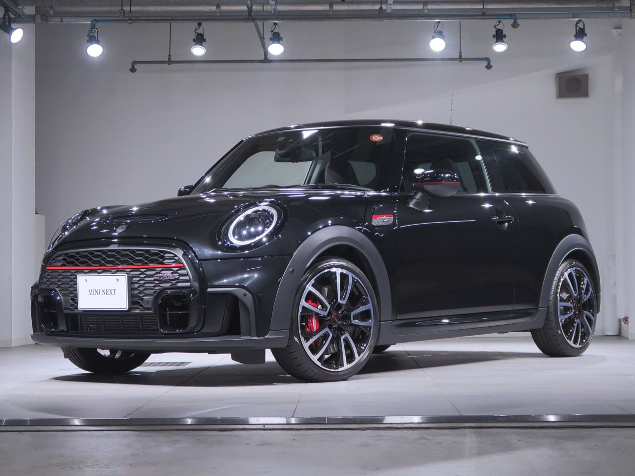 THE MINI JOHN COOPER WORKS.