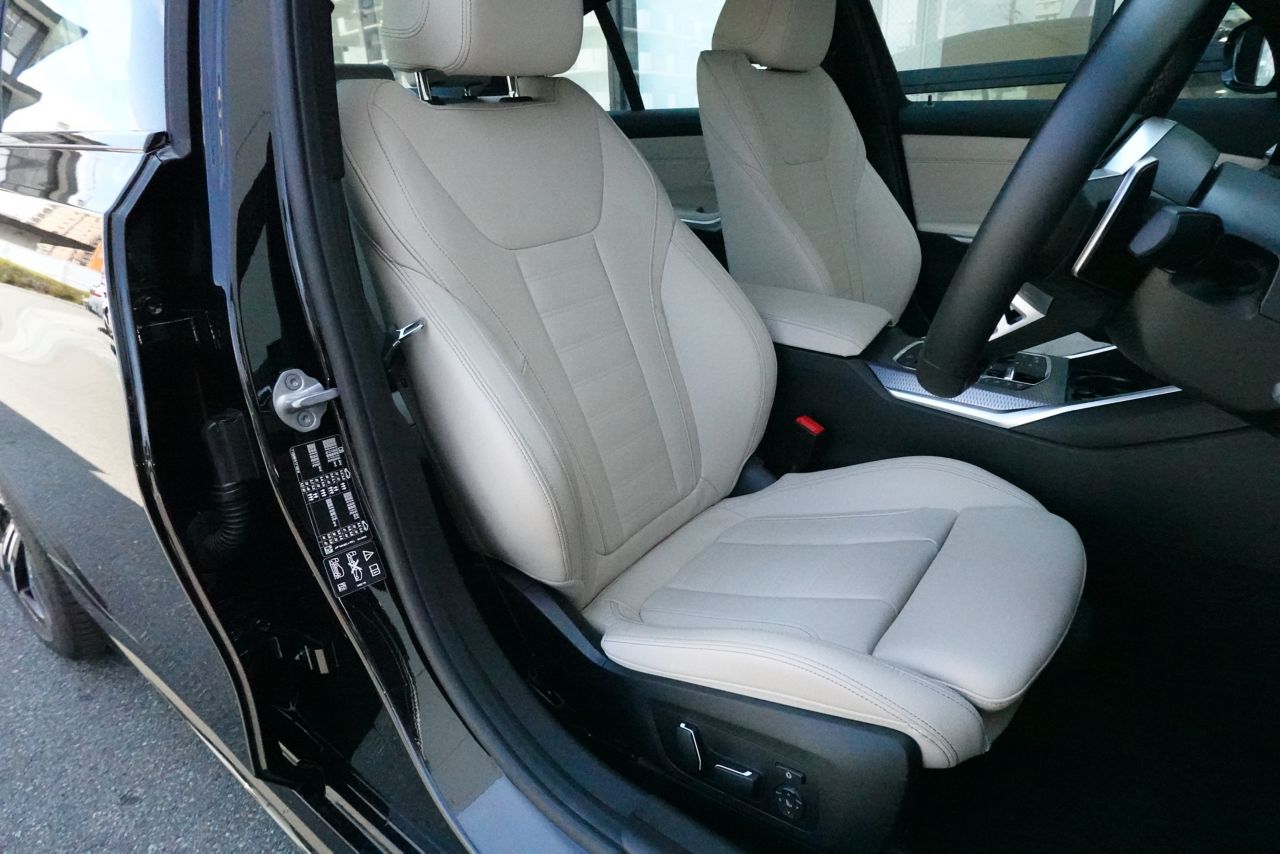 320d xDrive Berline RHD