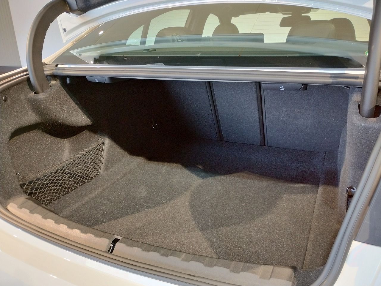 G20 320d xDrive RHD Saloon