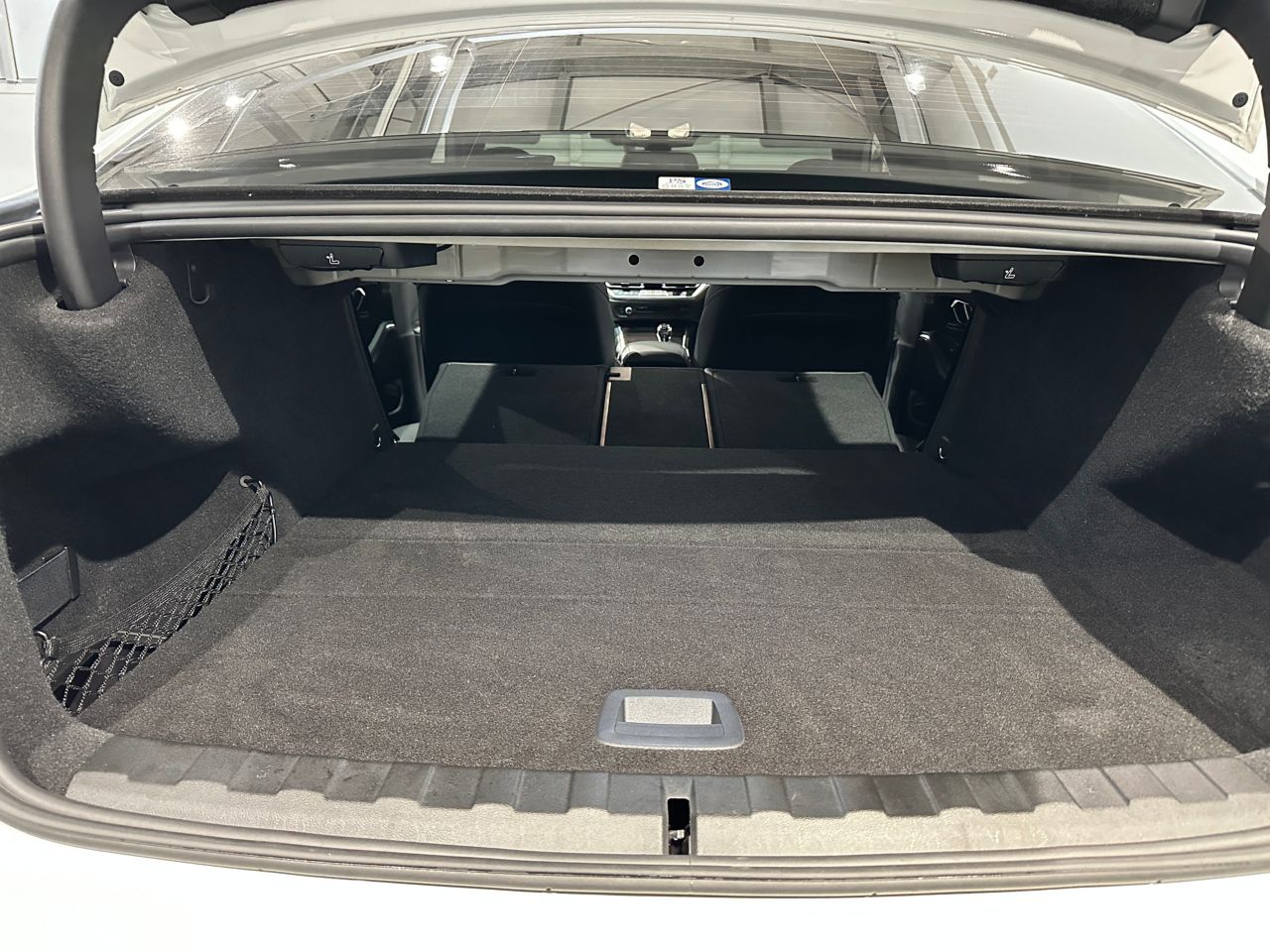 G20 330e Saloon RHD