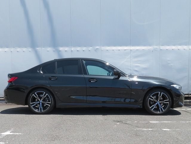 320d xDrive Berline RHD