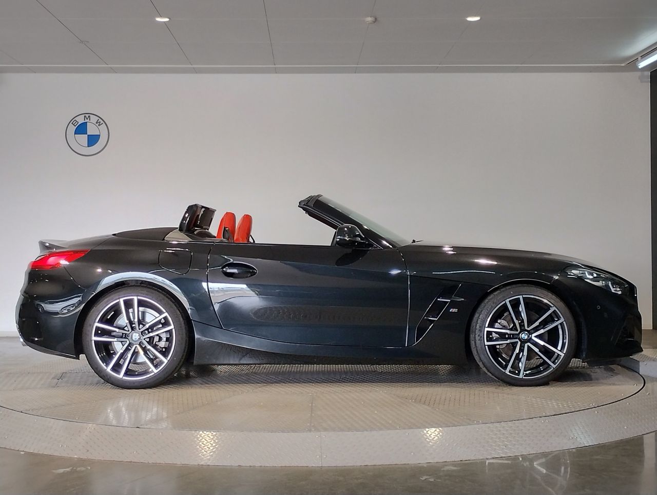 G29 z4 sDrive20i RHD