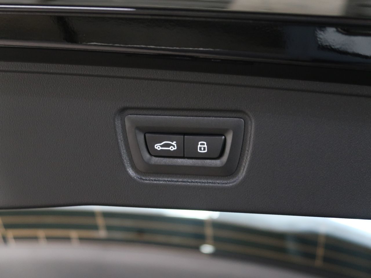 BMW i5 eDrive40 M Sport RHD