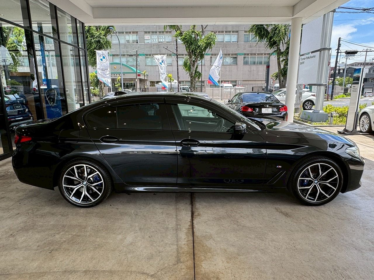 530e Sedan RHD