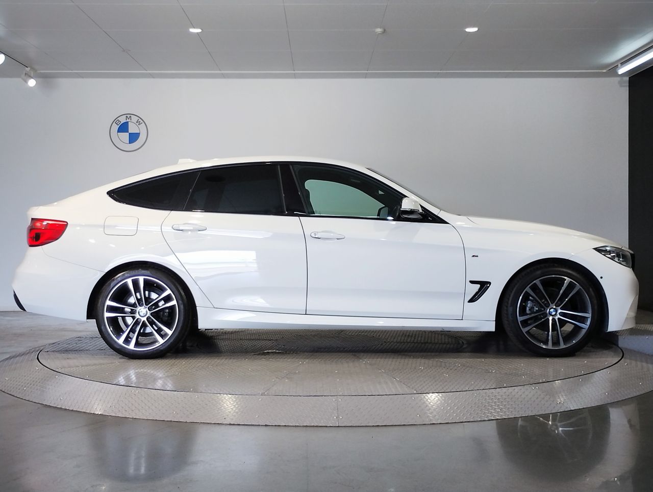 320DX GRANTURISMO RHD