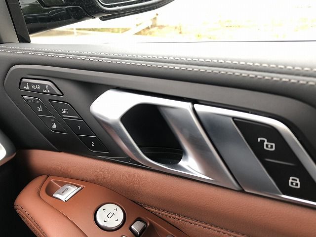 X7 xDrive40d RHD US