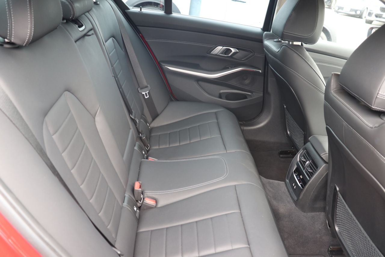 G20 320d xDrive RHD Saloon